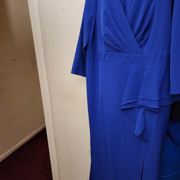 Dress - Picture 5 of 9